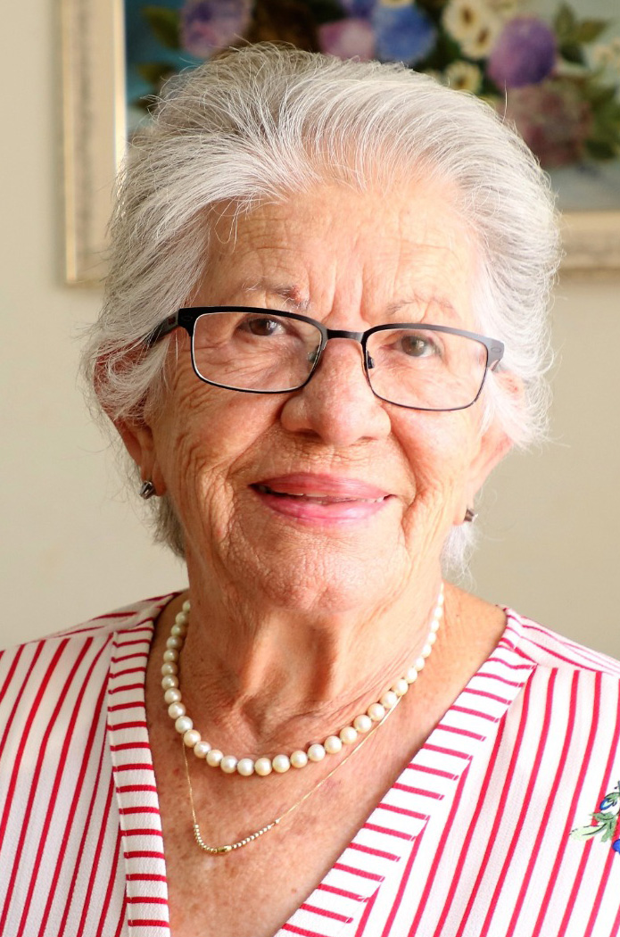 Maria Lourdes de Paula Martucci (Lurdinha)